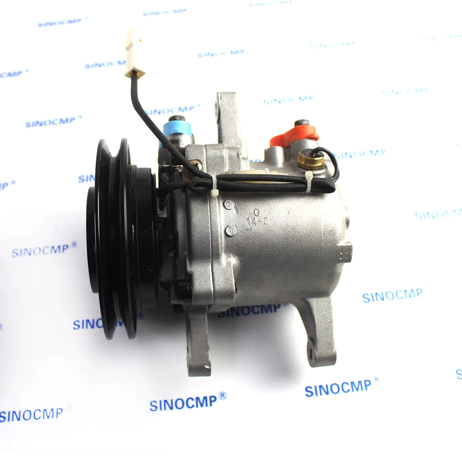 SVO7E AC Kompressor 3C581-97590 jaoks Kubota M108S M5040 M7040 M8540 M9540 Traktori