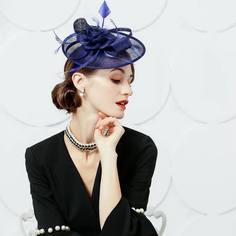 Üpp Naiste Elegantne Aristokraatlik Lady Sinamay Mütsid Klassikaline Poole Kirik Pulm Kleit Sulg Pilleri Karp Müts Fedora