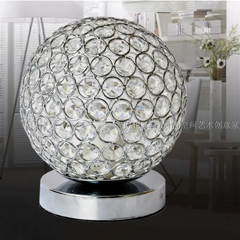 Erilist lihtne, kaasaegne crystal induktsiooni touch pulm soe voodi magamistoas pea lamp, millel on reguleeritav valgus