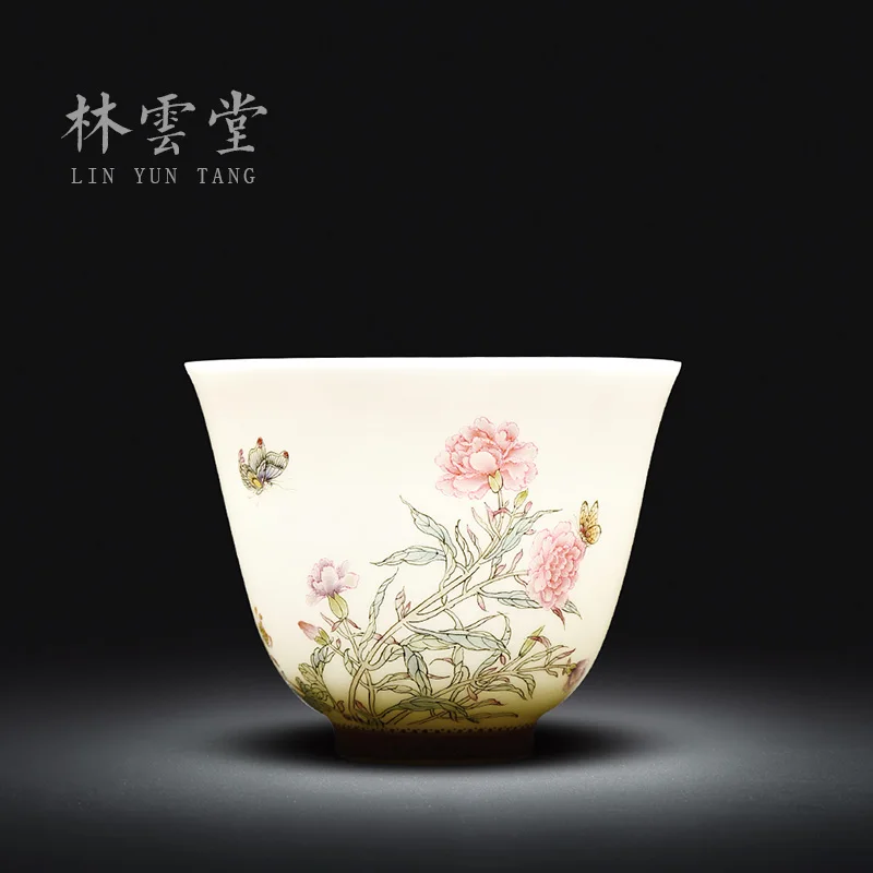 Lin Yuntang käsitsi maalitud lilled pastell master tassi ühe tassi jingdezhen keraamiline LYT9075 kung fu tee tass käes